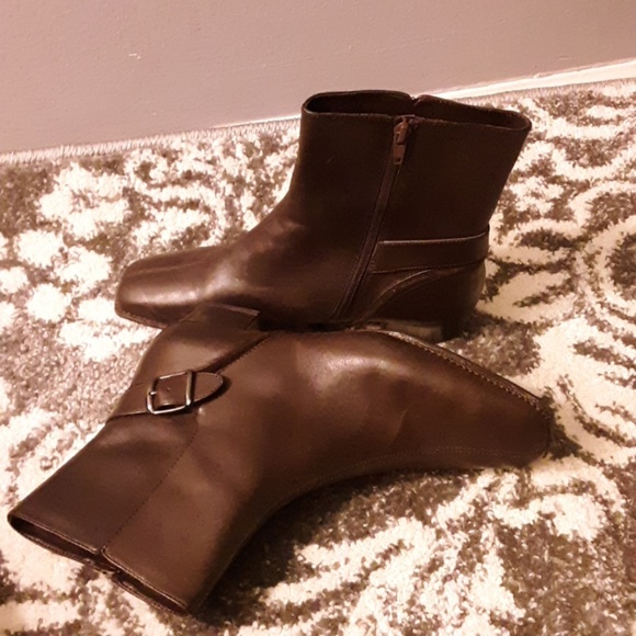 Aerosoles (lWhat's What.) Leather Dress booty - Picture 5 of 6